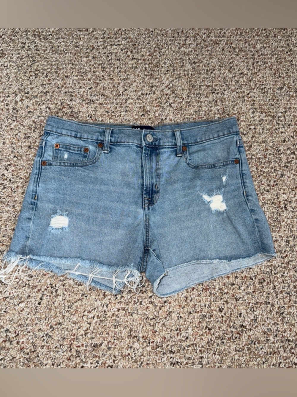 GAP Classic Light Blue Distressed Denim Shorts 3”- Women Size 29